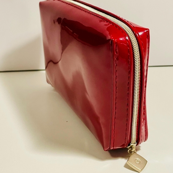 NWOB CHANEL Beauty Beaute VIP Red Christmas Holiday Cosmetic Makeup Pouch Bag - Picture 7 of 10